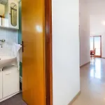 Lovely Apartment In Nevidane With House Sea View Apartamento *
