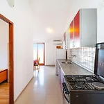 Lovely Apartment In Nevidane With House Sea View Apartamento