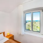 Lovely Apartment In Nevidane With House Sea View Apartamento *