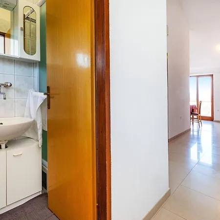 Lovely In With House Sea View Apartment *