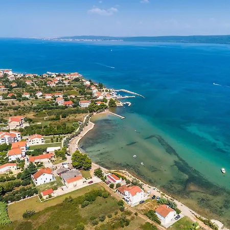 Lovely In With House Sea View Apartmán Neviđane