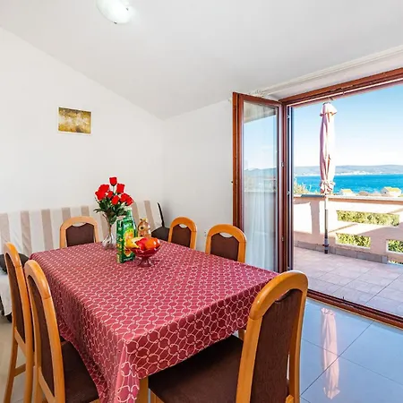 Lovely In With House Sea View